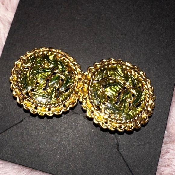 St. John women’s circle gold tone green leaf clip on earrings - Picture 5 of 8